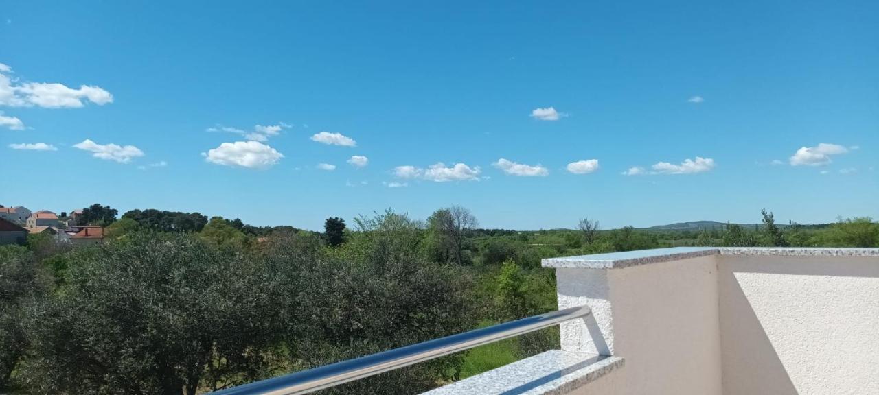 Leggiero Benkovac Exterior foto